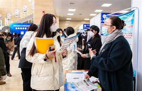 内蒙古呼和浩特：新春招聘助就业-人民图片网