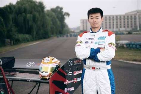 中国第一位F1赛车手诞生，父母培养花费超一亿 - 爱企查