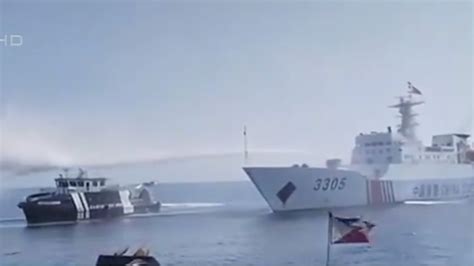 中国海警管控侵闯黄岩岛菲渔船和公务船_凤凰网视频_凤凰网
