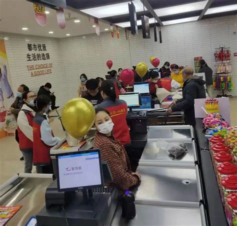 谁说实体零售店不行？这家零售企业成立至今月月开新店，门店最大面积12000㎡