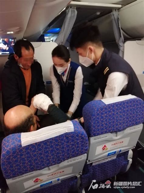 南航回应乘客在飞机舱内排便：老人大小便失禁并非故意，已表达了歉意_手机新浪网