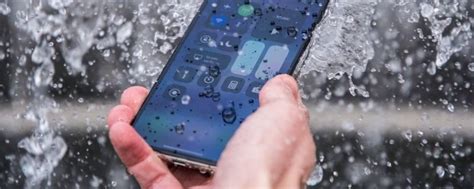 手机落在水里处理方法_手机掉进水里后该怎么办 - 工作号