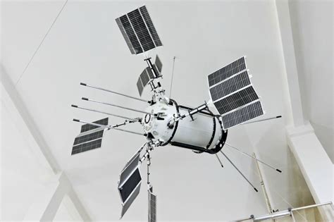 苏联的流星气象卫星帮助预测天气模式视频素材_ID:VCG42450029450-VCG.COM