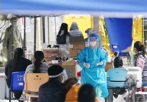 内地医疗队赴支援香港，每天上班12小时为居民进行核酸检测_凤凰网视频_凤凰网