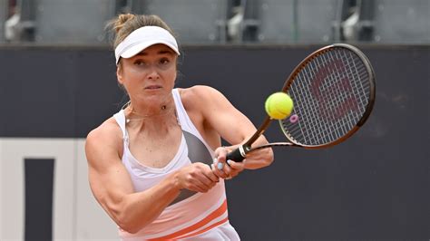 New mom Elina Svitolina beats seeded player at French Open in 1st Slam ...