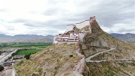 西藏日喀则：地球之巅 藏地庄园_自然与地理_科普博览_资讯_中国农业科技推广网