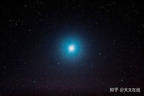 金星合昴番外篇——星空的钻饰：昴星团，一个美丽而年轻的蓝白色星团__凤凰网