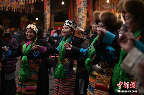 西藏那曲举行恰青赛马节[组图]：南方网社会新闻频道