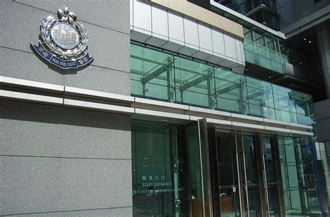 港区国安法生效后，香港警察新增紫色警告旗|香港_新浪新闻