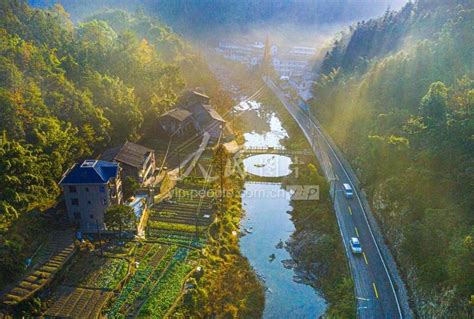 浙江温州：“四好农村路”通达美丽乡村-人民图片网