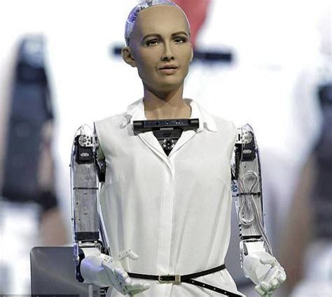 2021世界人工智能大会 | 新民晚报记者探营：为了明天完美亮相，机器人们很忙_新民社会_新民网