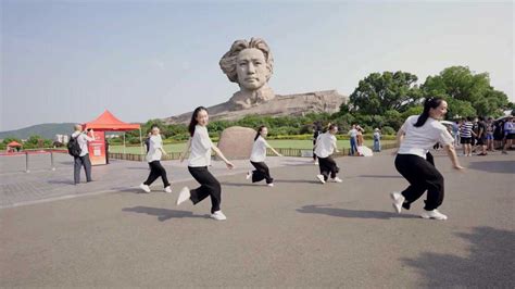 瑶都幼儿园2021年庆“六一及建党100周年”大大班舞蹈《加油，amigo》
