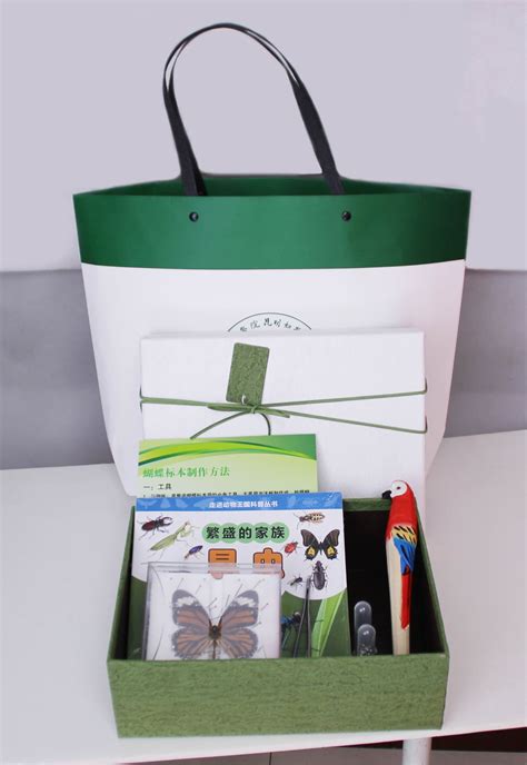 昆明动物博物馆首件文创产品“奇妙的昆虫”科学礼袋在版纳推广----中国科学院昆明分院