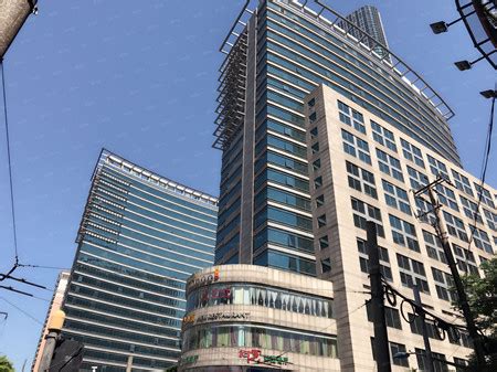 上海白玉兰广场(金光中心)写字楼出租-九三办公室租赁