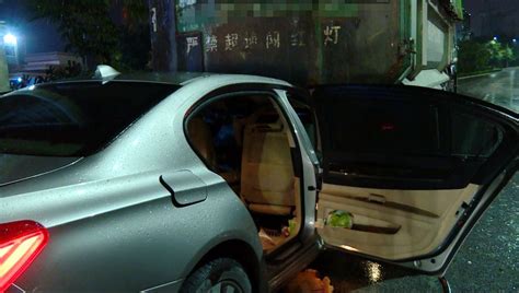 今晨，南宁一宝马追尾泥头车致一死三伤，施救者：打开车门闻到浓浓的酒味……_社会_环球网