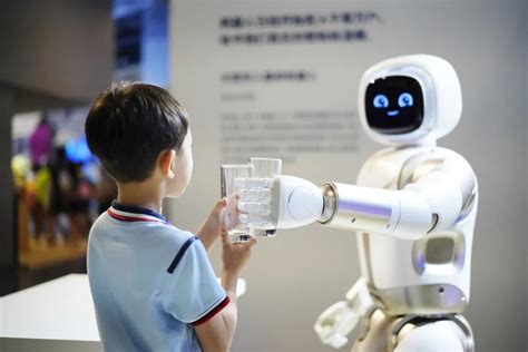 盘点服务机器人五大品牌:国辰机器人位列第一_杭州国辰机器人科技有限公司
