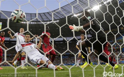 历史上的今天7月9日_2014年德国足球运动员米罗斯拉夫·克洛泽在第20届世界杯足球赛半决赛对阵巴西的比赛时，第23分钟打进一球，从而以16球 ...
