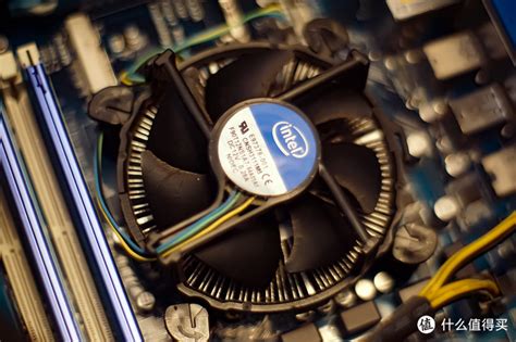 换上一款导热更好的硅脂，让CPU在夏季能够继续清凉-聚超值