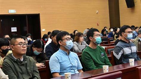 文学院召开全院教职工大会布置新学期工作-武汉大学文学院