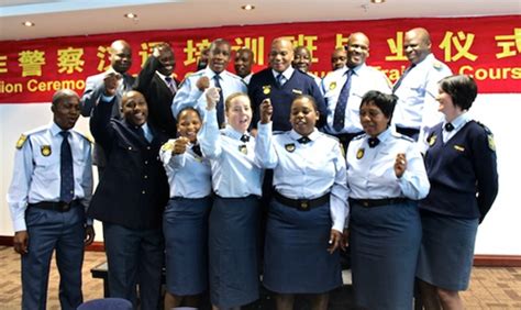 南非警察汉语培训班顺利结业 最出色学员将赴华进修--国际--人民网