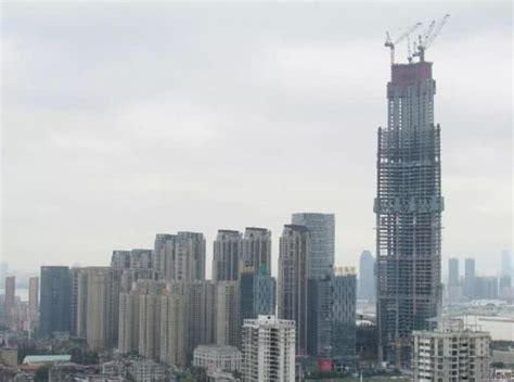 热搜第一！官方再发文：严限摩天楼！南京500米高楼身价..._建筑_高度_建设