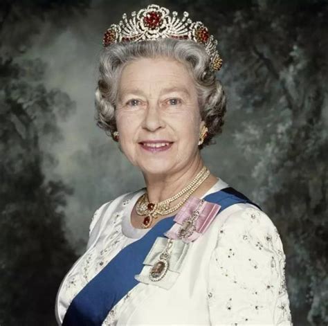 英国女王谢绝年度老人称号 始终相信心态决定一个人的年龄-四得网
