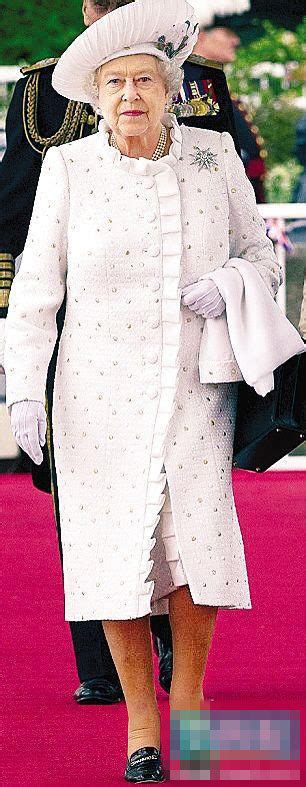 皇室身份象征 盘点英女王王冠藏品 - 倾城网