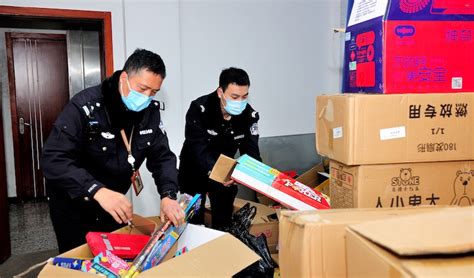 现场查获167箱烟花，宝山警方成功捣毁一非法储存、销售烟花团伙