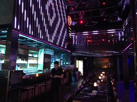 可可西里酒吧|酒吧智能灯光|酒吧麦爵士灯光|酒吧灯光首选声际电声