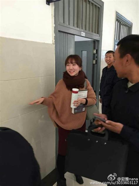 偷拍美女图片