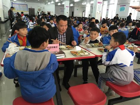 中小学幼儿园校长陪餐制度来了 - 国内国际 - 关注 - 济宁新闻网