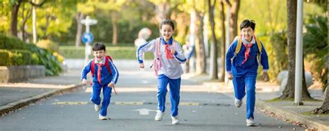 7岁小孩喜欢打架怎么办 7岁小孩喜欢打架的教育方法_知秀网