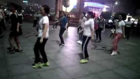 《情路弯弯》广场舞曳步舞24步，简单易学分4个方向跳！