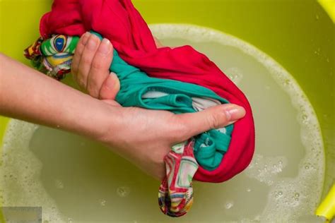 怎样洗衣服更干净?手洗衣服干净的方法_360新知