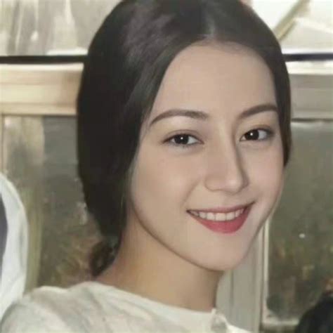 迪丽热巴光脚照片图片