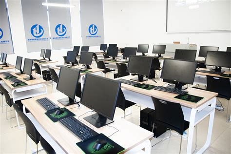 计算机教室-郴州思科职业学院