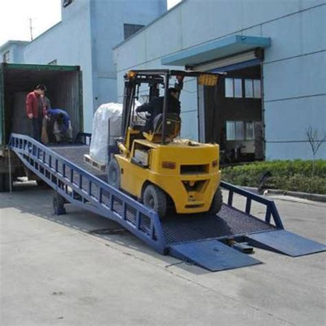 支腿式斜坡坡道桥 集装箱装卸平台 配合叉车货物搬运辅助设备-阿里巴巴