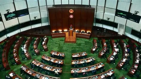 新旧议员共同议事，香港新一届立法会的高效率体现在哪？_凤凰网视频_凤凰网