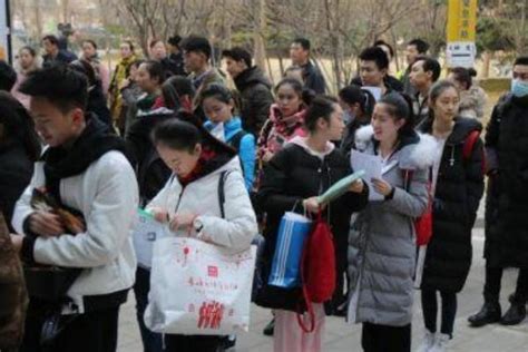 中国美术学院2015年艺考报名现场确认在象山校区进行- Micro Reading