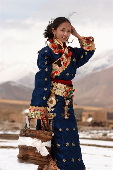 趣说甘孜丨乡城女子传统服饰为何叫疯装？_四川在线