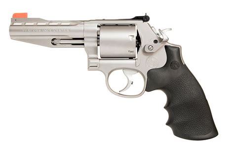 New Performance Center 686 and 686 Plus Revolvers from Smith & Wesson ...