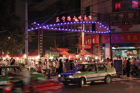郑州最有名夜市小吃街 深夜食堂，正宗的河南美食 - 手工客