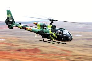 南京军区某陆航团新型武装直升机紧急出动演练