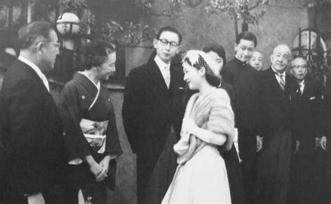美智子：日本最美的平民皇后，晚年坦言与天皇没有爱情，拒绝合葬__财经头条