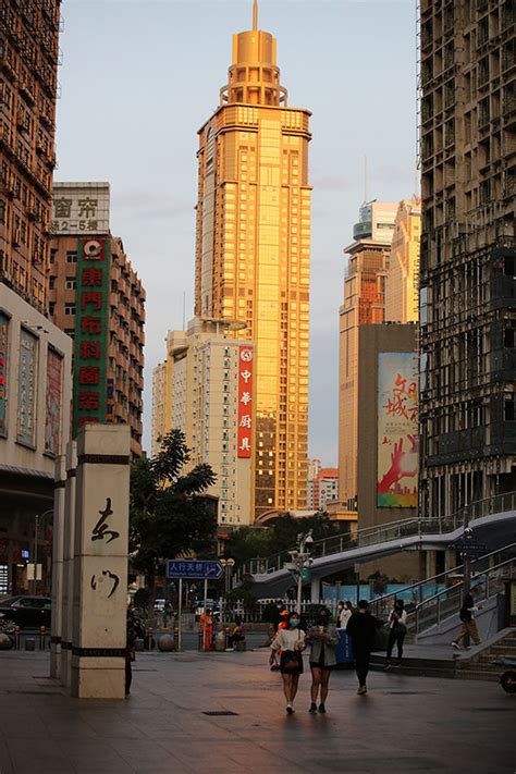 深圳人气较旺的东门老街旅游景点真实照片风景图片(6)_配图网
