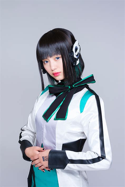 假面骑士女主泉比奈饰演者高田理惠图片