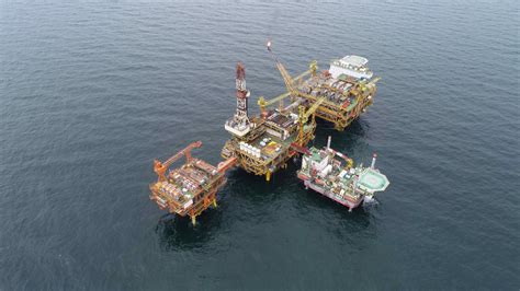渤海亿吨级大油田最大区块海上安装全部完成 - 中国石油石化