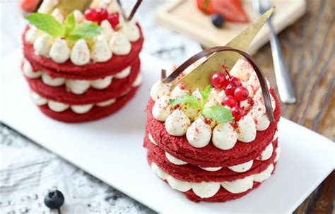 红丝绒蛋糕_Red Velvet Cake_优秀作品详情上海欧米奇西点西餐学院官网