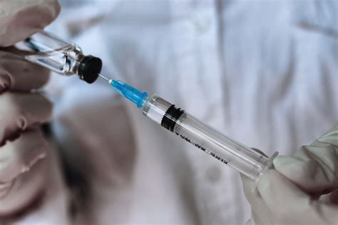 FDA认可强生“一针式”冷藏疫苗 获批紧急使用几成定局