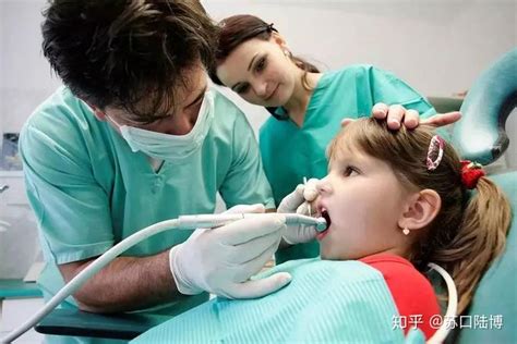 牙科医生图片素材-正版创意图片500762683-摄图网